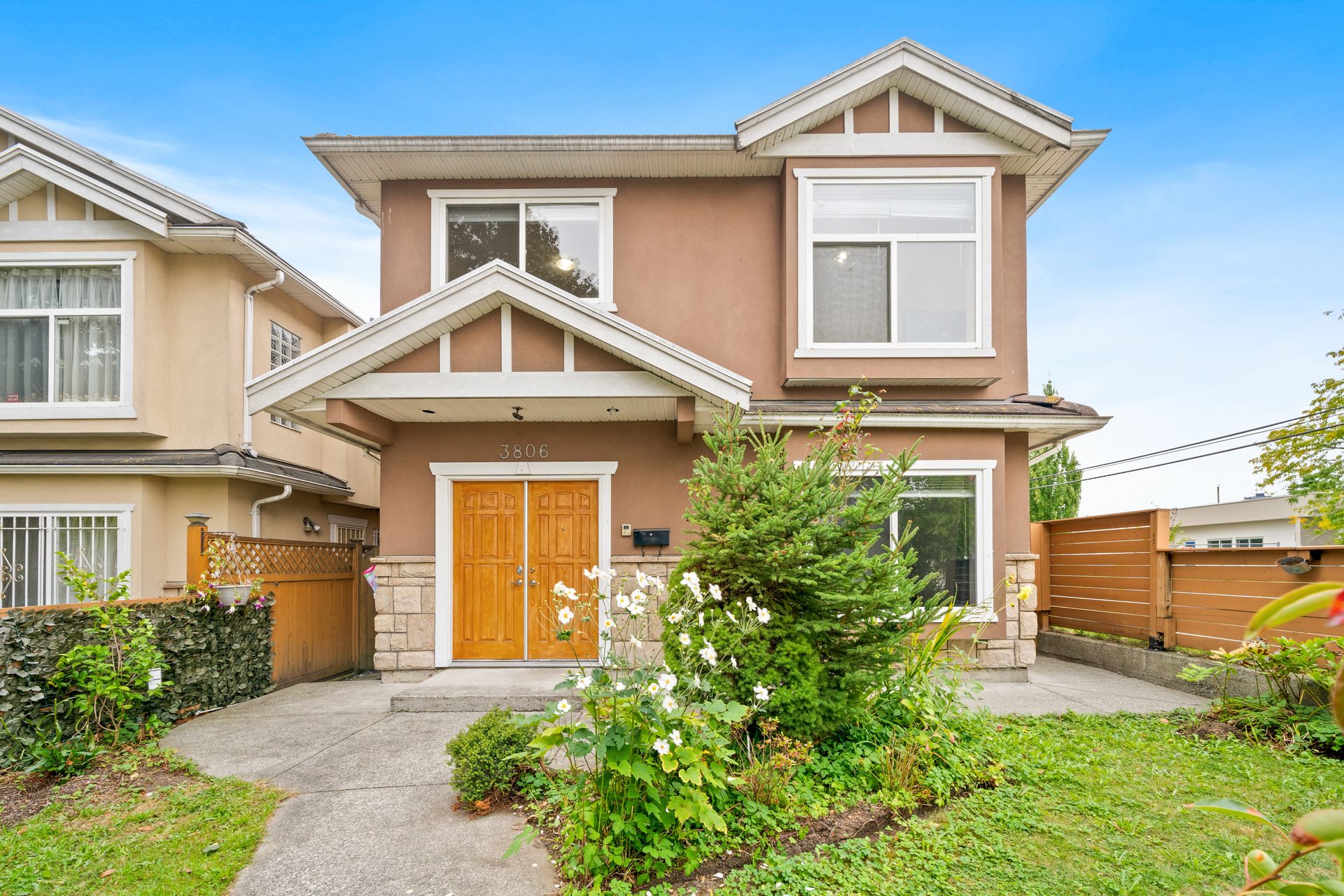 3806 Pine Street, Burnaby Hospital, Burnaby South  by Sach Group 3806 Pine Street, Burnaby Hospital, Burnaby South