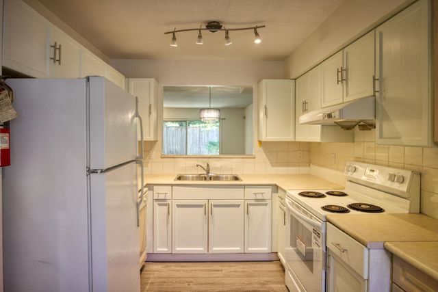 8220-bennett-road-brighouse-south-richmond-17 at 6 - 8220 Bennett Road, Brighouse South, Richmond 8220-bennett-road-brighouse-south-richmond-17 at 6 - 8220 Bennett Road, Brighouse South, Richmond