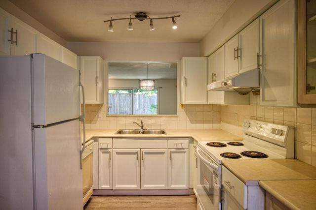 8220-bennett-road-brighouse-south-richmond-23 at 6 - 8220 Bennett Road, Brighouse South, Richmond 8220-bennett-road-brighouse-south-richmond-23 at 6 - 8220 Bennett Road, Brighouse South, Richmond