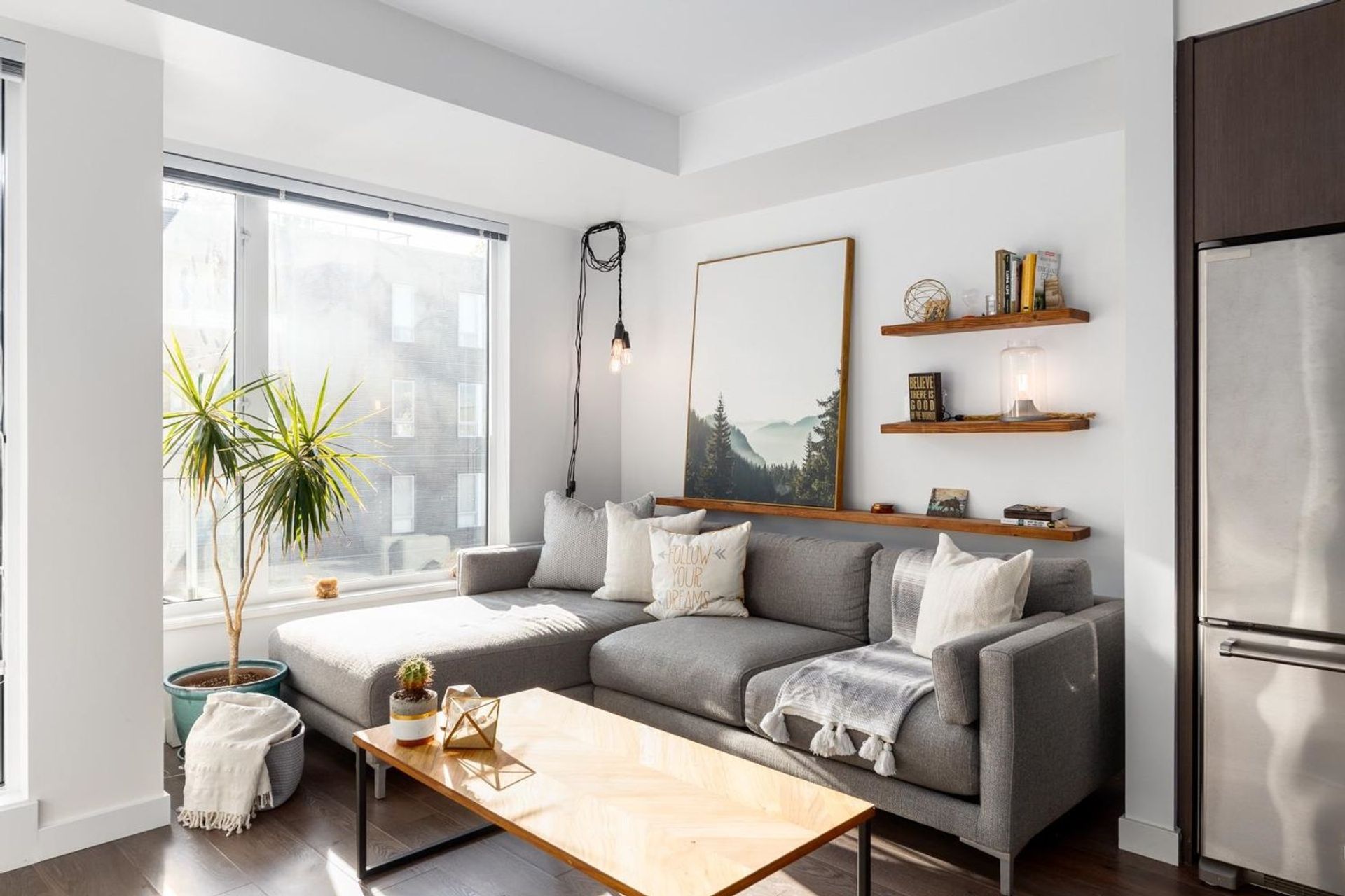 604 - 384 E 1st Avenue, Strathcona, Vancouver East photo number 1 604 - 384 E 1st Avenue, Strathcona, Vancouver East photo number 1