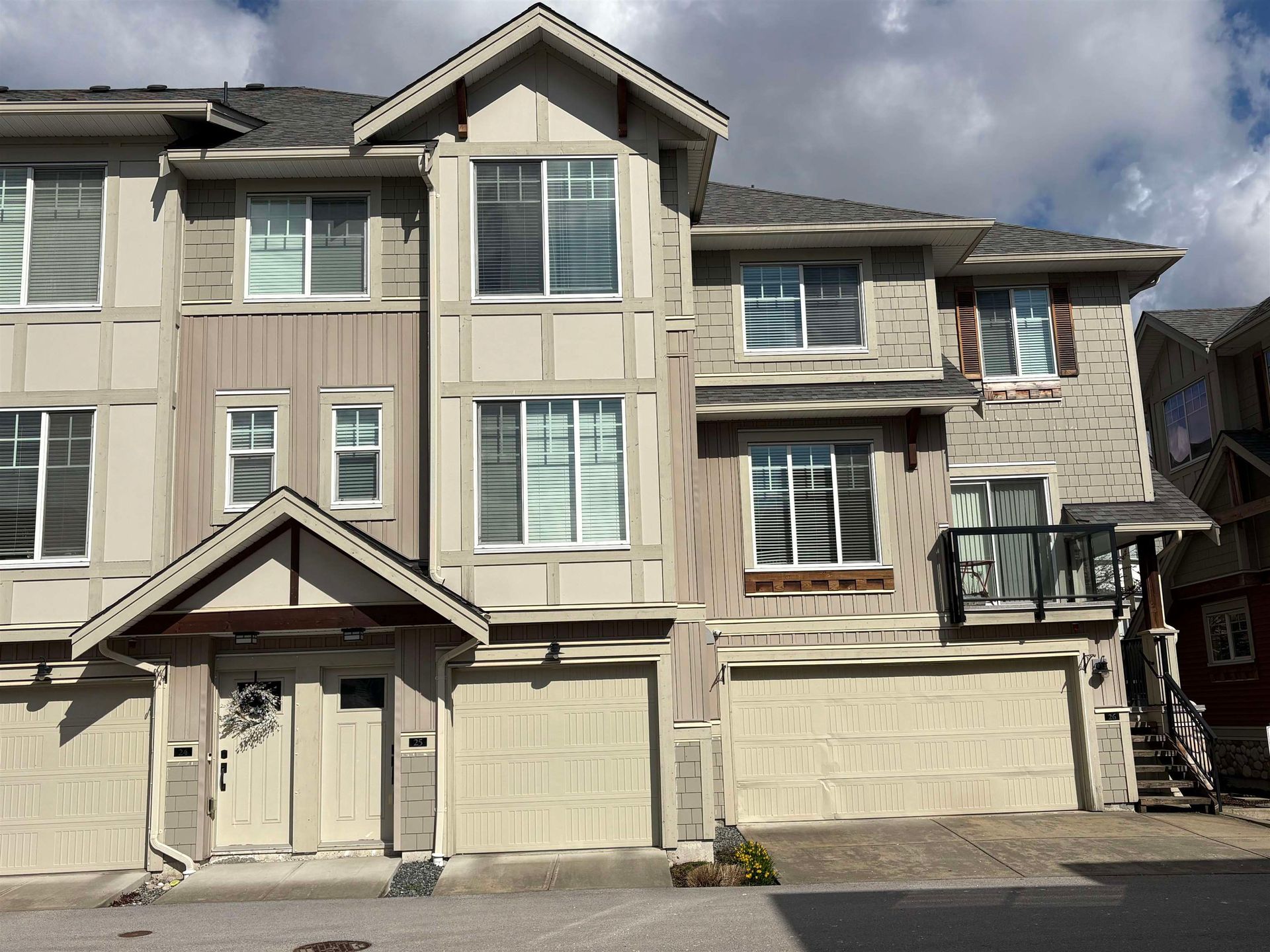 26 - 20498 82 Avenue, Willoughby Heights, Langley photo number 1