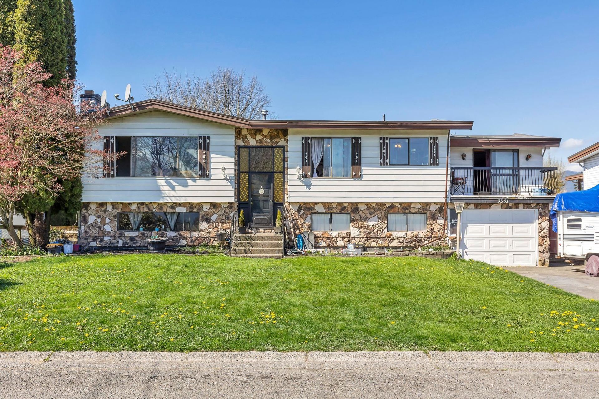 9501 Paula Crescent, Chilliwack Proper East, Chilliwack photo number 1