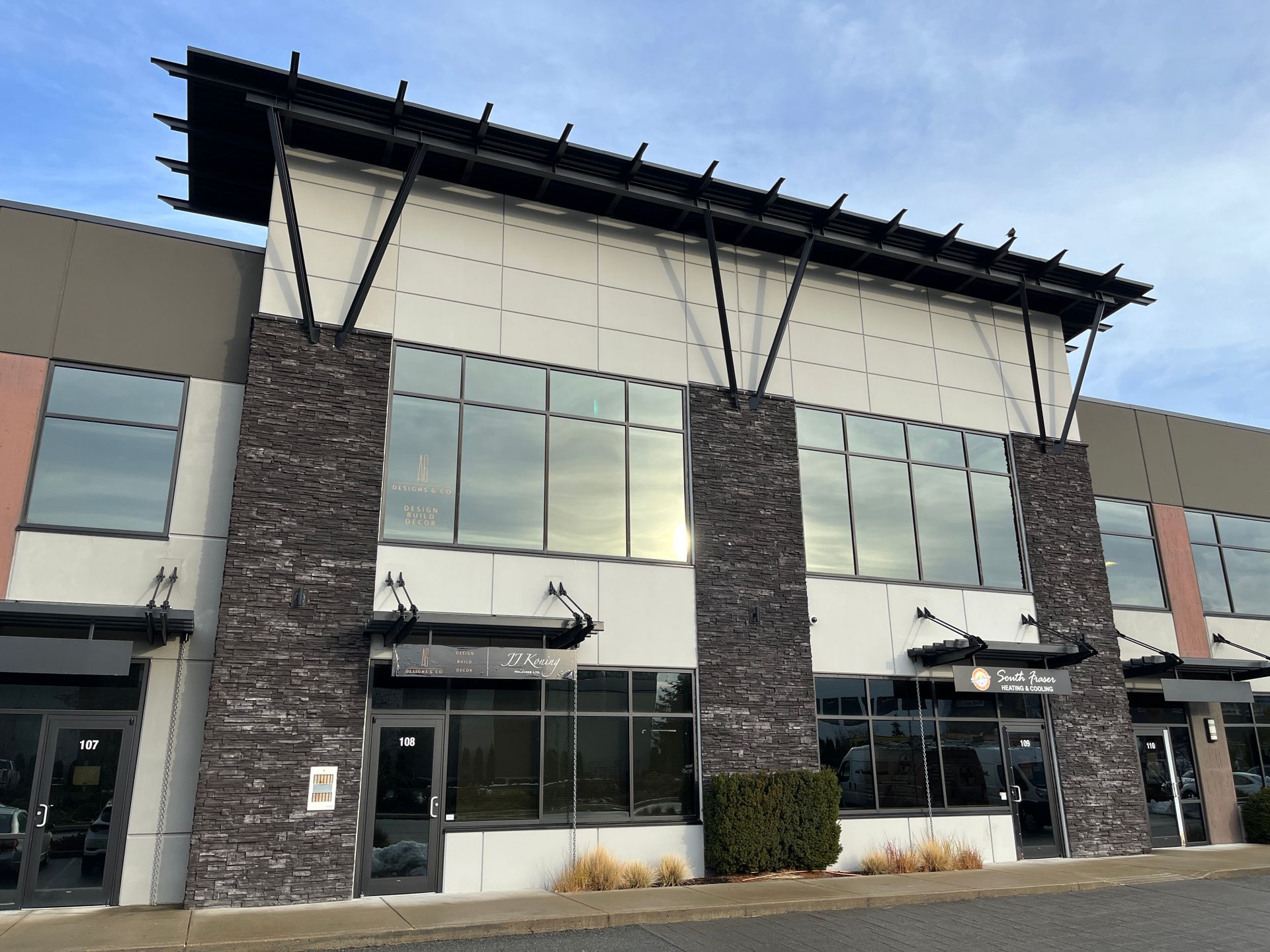 108 - 19055 34a Avenue, Morgan Creek, South Surrey White Rock photo number 1 108 - 19055 34a Avenue, Morgan Creek, South Surrey White Rock photo number 1