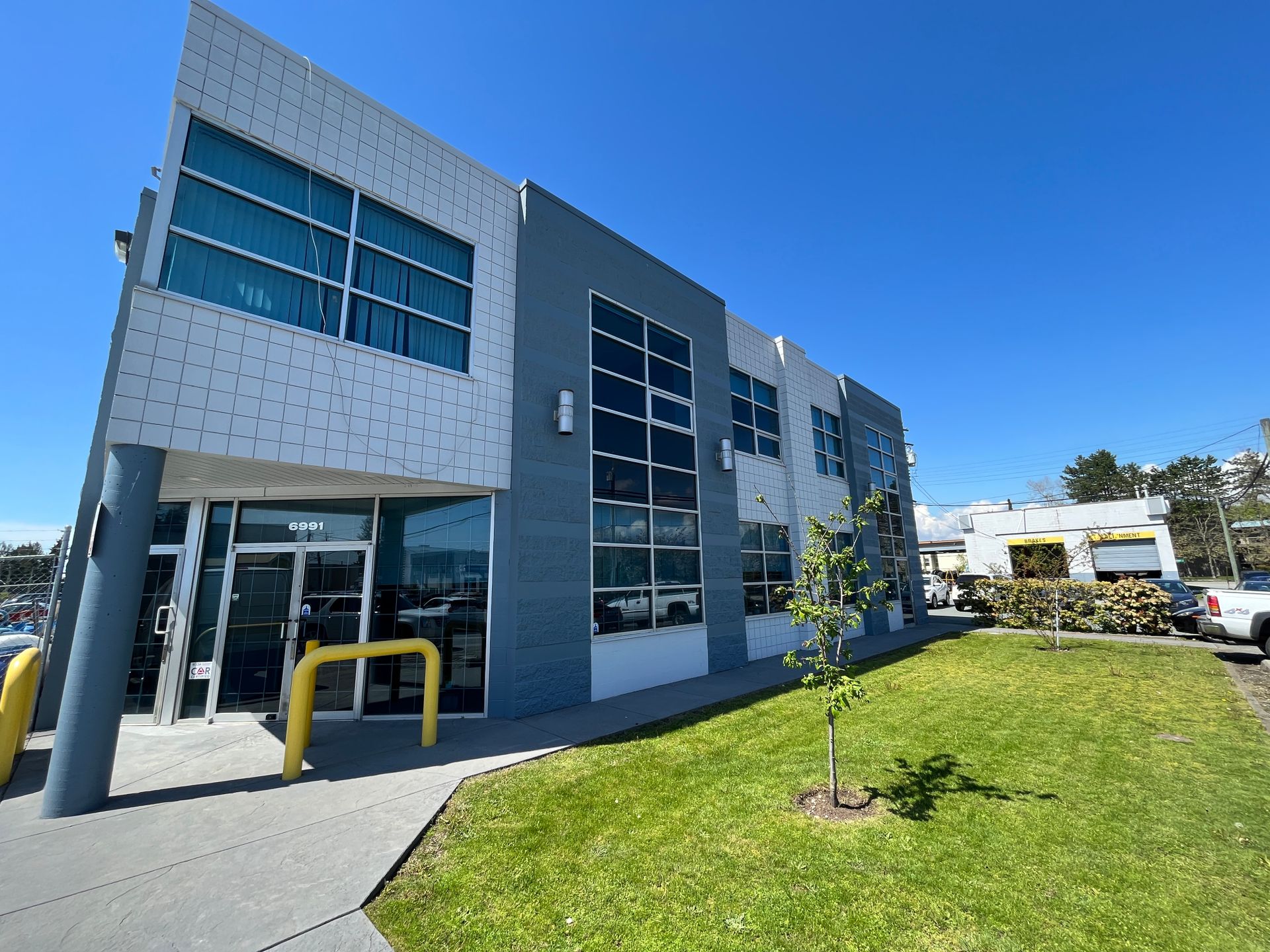 200 - 6991 Curragh Avenue, Metrotown, Burnaby South photo number 1 200 - 6991 Curragh Avenue, Metrotown, Burnaby South photo number 1