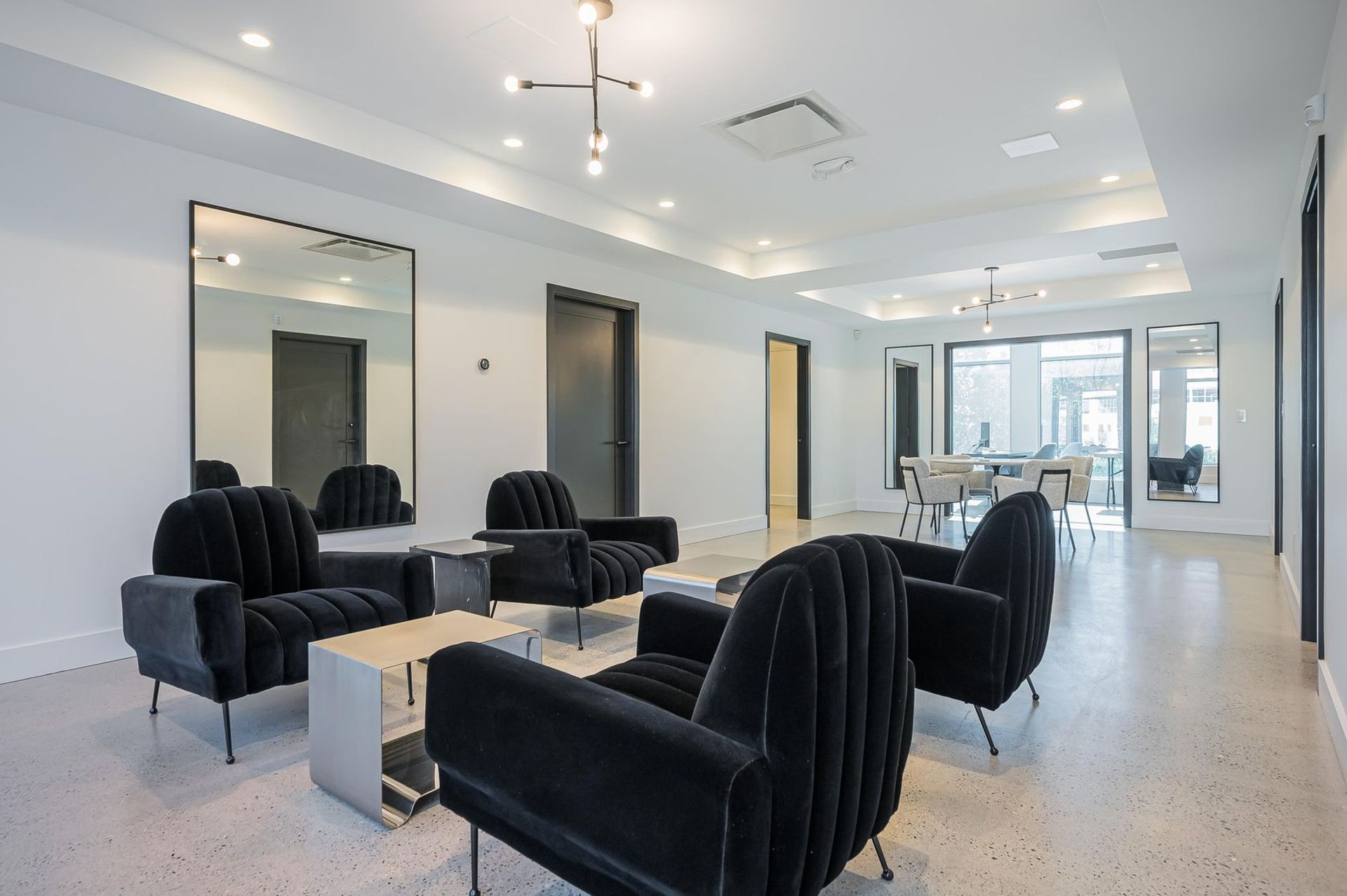 102 - 3038 Croydon Drive, Grandview Surrey, South Surrey White Rock photo number 1 102 - 3038 Croydon Drive, Grandview Surrey, South Surrey White Rock photo number 1