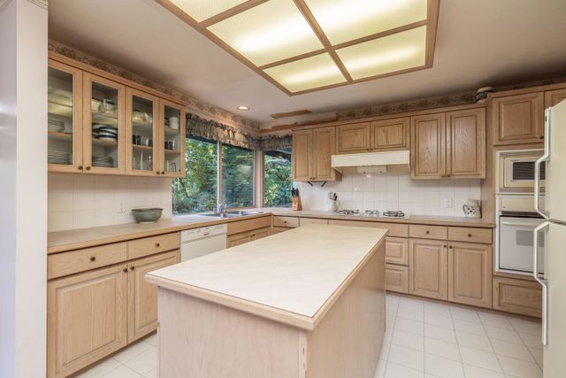 1890-136-street-crescent-bch-ocean-pk-south-surrey-white-rock-13 at 1890 136 Street, Crescent Bch Ocean Pk., South Surrey White Rock