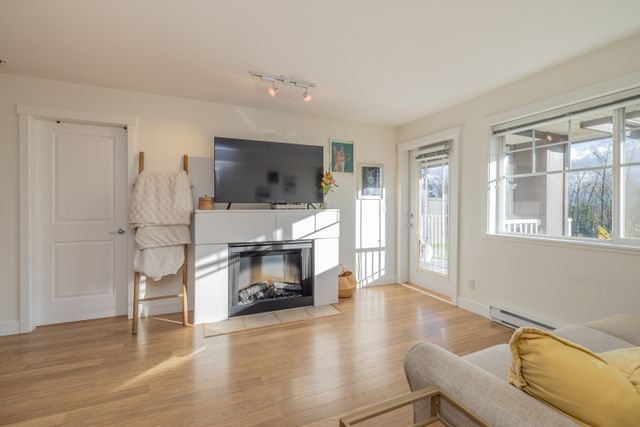 6 at 309 - 19340 65 Avenue, Clayton, Cloverdale