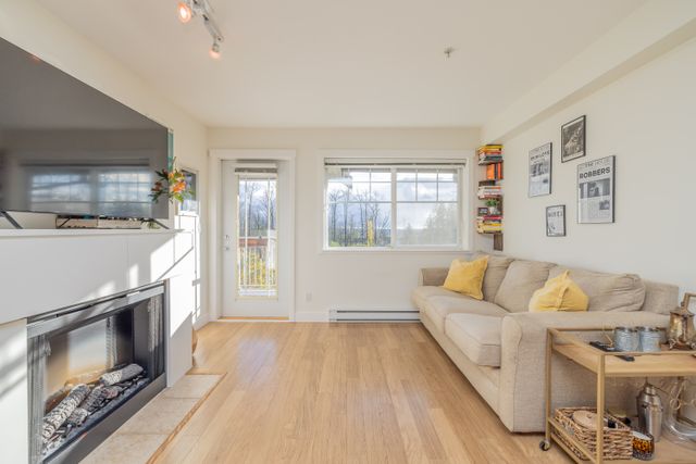 8 at 309 - 19340 65 Avenue, Clayton, Cloverdale