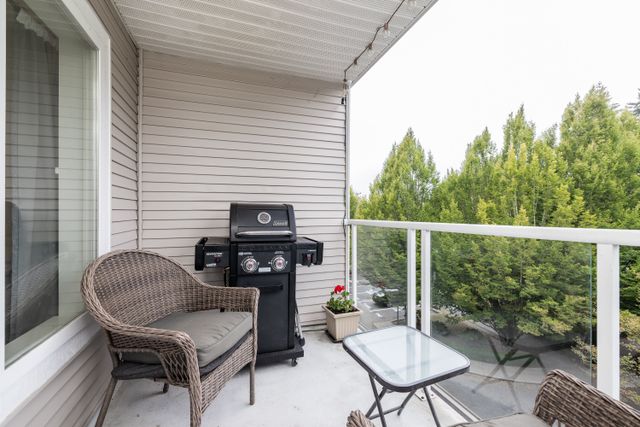 21 at 304 - 8976 208 Street, Walnut Grove, Langley