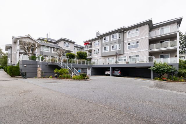 22 at 304 - 8976 208 Street, Walnut Grove, Langley