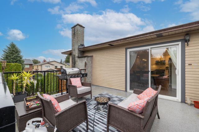 262975571-e7f63677-1870-41ae-b11a-62d9b8fdbeca at 2866 Woodland Drive, Willoughby Heights, Langley