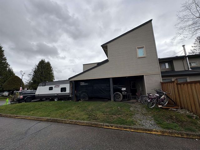 27456-32-avenue-aldergrove-langley-langley-02 at 40 - 27456 32 Avenue, Aldergrove Langley, Langley