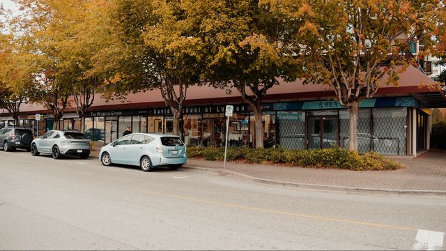 image-3 at 15239 Russell Avenue, White Rock, South Surrey White Rock image-3 at 15239 Russell Avenue, White Rock, South Surrey White Rock