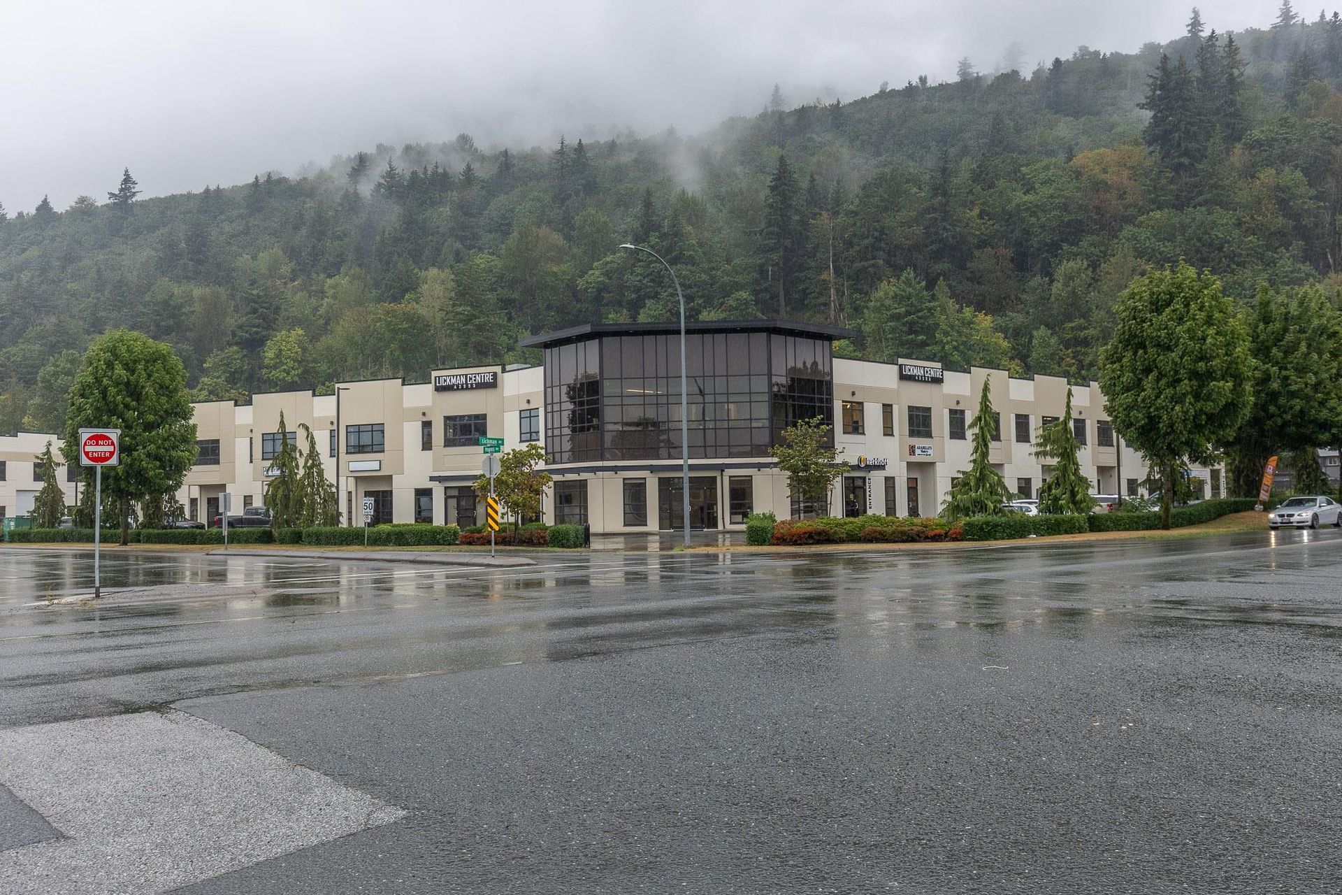 205 - 43995 Progress Way, West Chilliwack, Chilliwack photo number 1