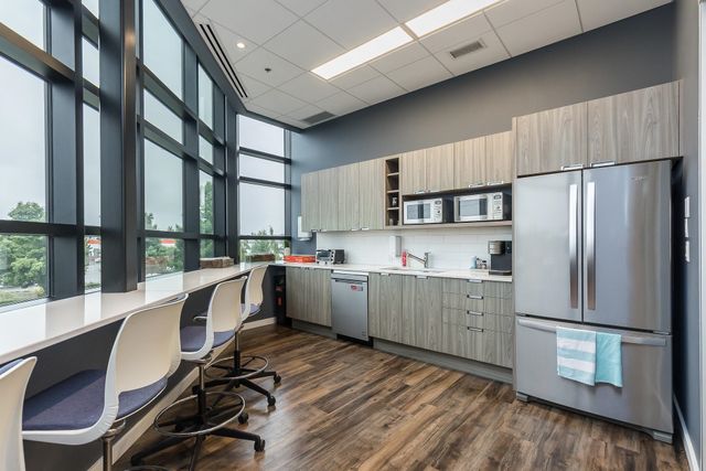 43995-progress-way-west-chilliwack-chilliwack-18 at 105 & 205 - 43995 Progress Way, West Chilliwack, Chilliwack