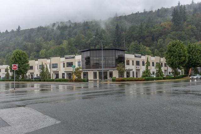 43995-progress-way-west-chilliwack-chilliwack-30 at 105 & 205 - 43995 Progress Way, West Chilliwack, Chilliwack