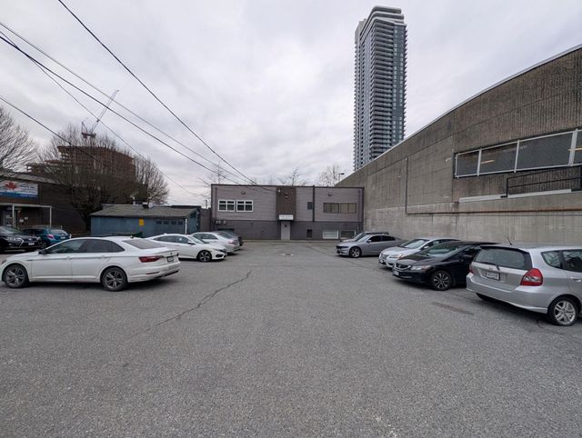 10706-king-george-boulevard-whalley-north-surrey-14 at 102 - 10706 King George Boulevard, Whalley, North Surrey