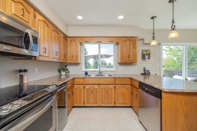 455-alouette-drive-coquitlam-east-coquitlam-10 at 455 Alouette Drive, Coquitlam East, Coquitlam