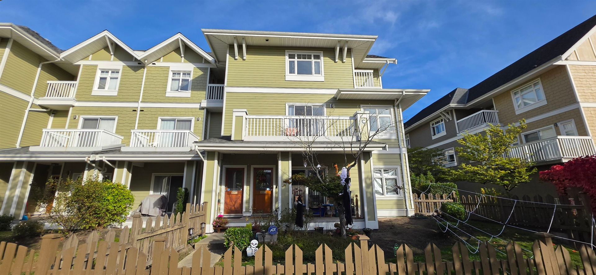 157 - 7388 Macpherson Avenue, Metrotown, Burnaby South photo number 1