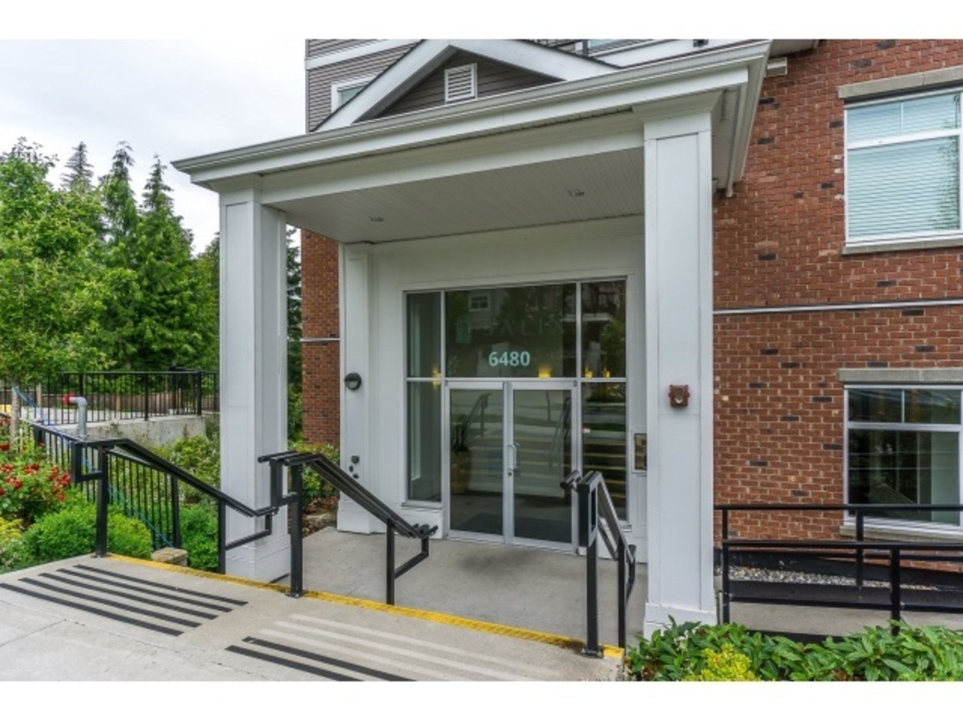 262097221-1 at 313 - 6480 195a Street, Clayton, Cloverdale