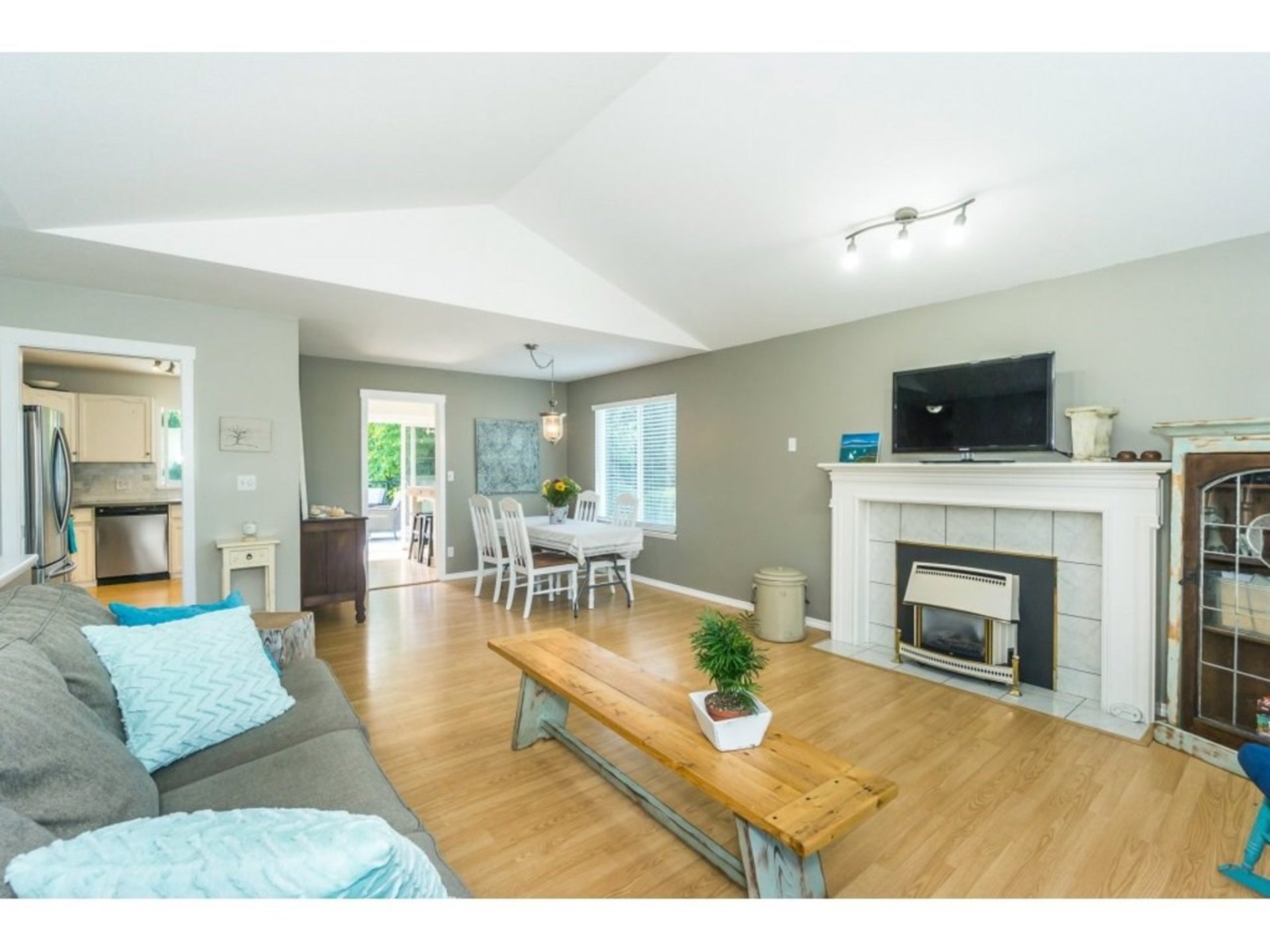 Living Room looking towards Dining Room, Kitchen and Back Deck at 21662 50a Avenue, Murrayville, Langley