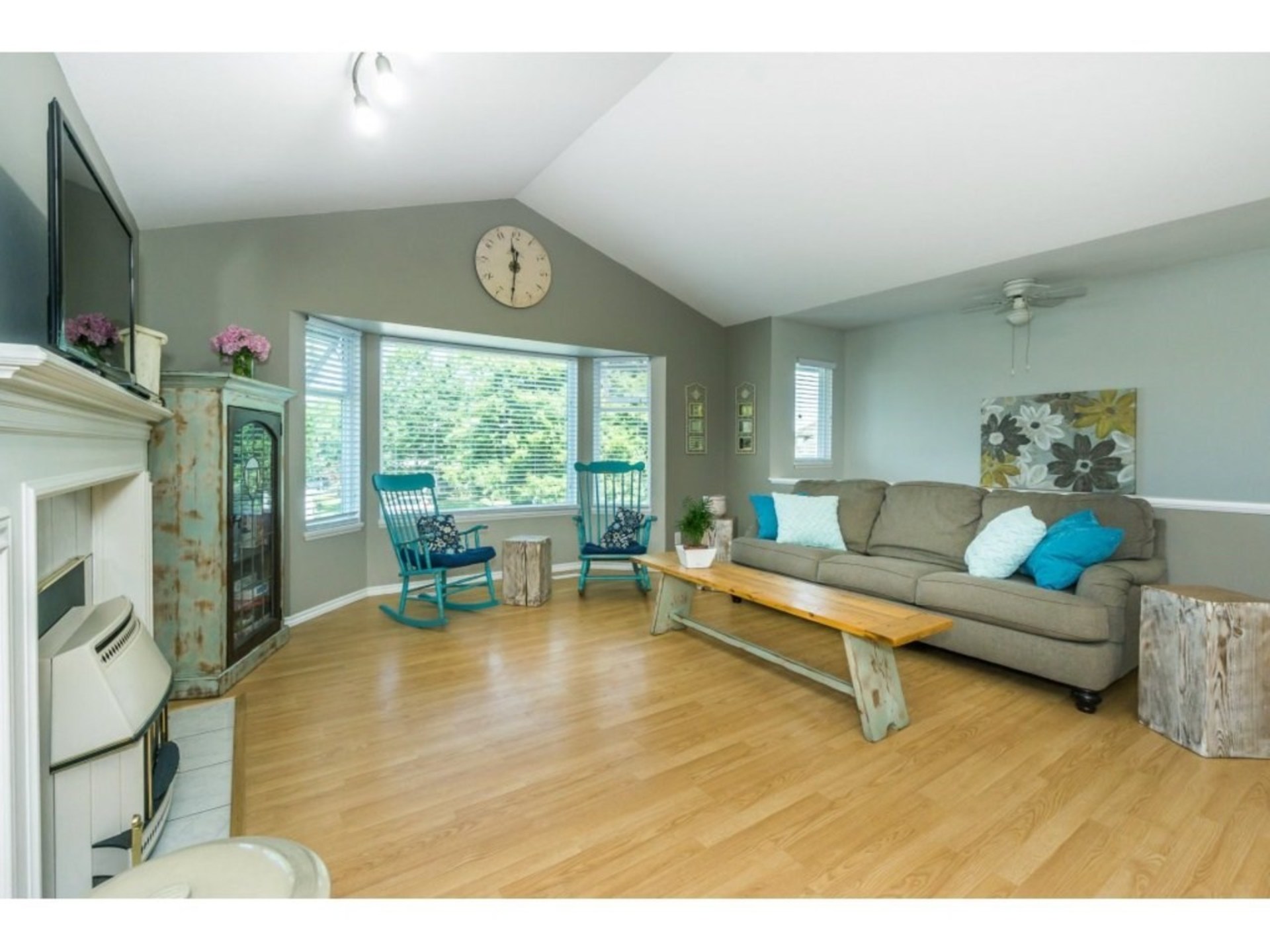 Living Room with Vaulted Ceiling at 21662 50a Avenue, Murrayville, Langley