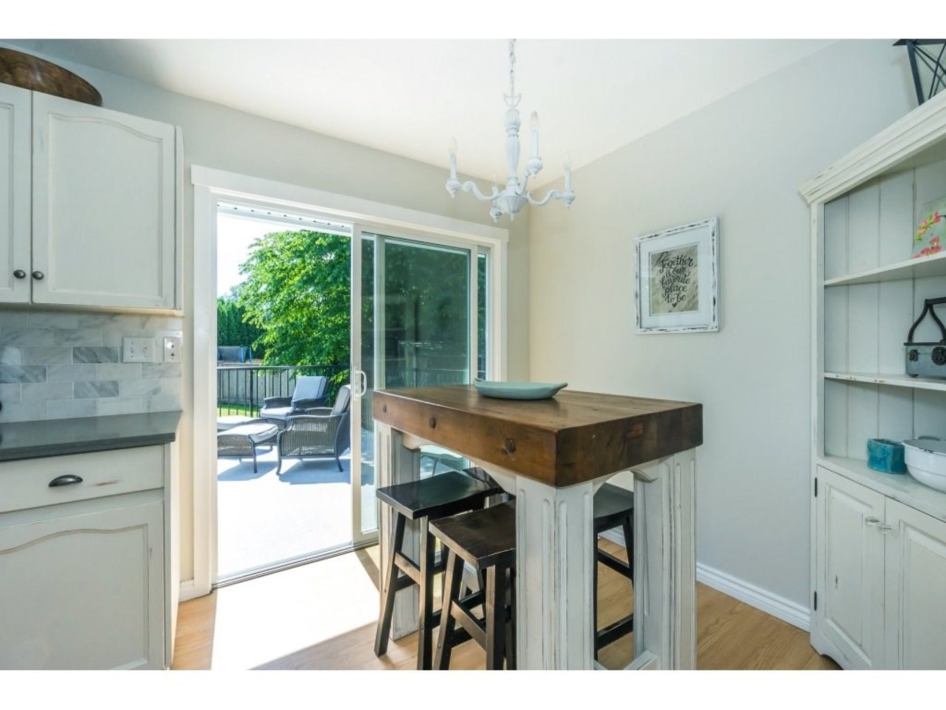 Eating Area at 21662 50a Avenue, Murrayville, Langley