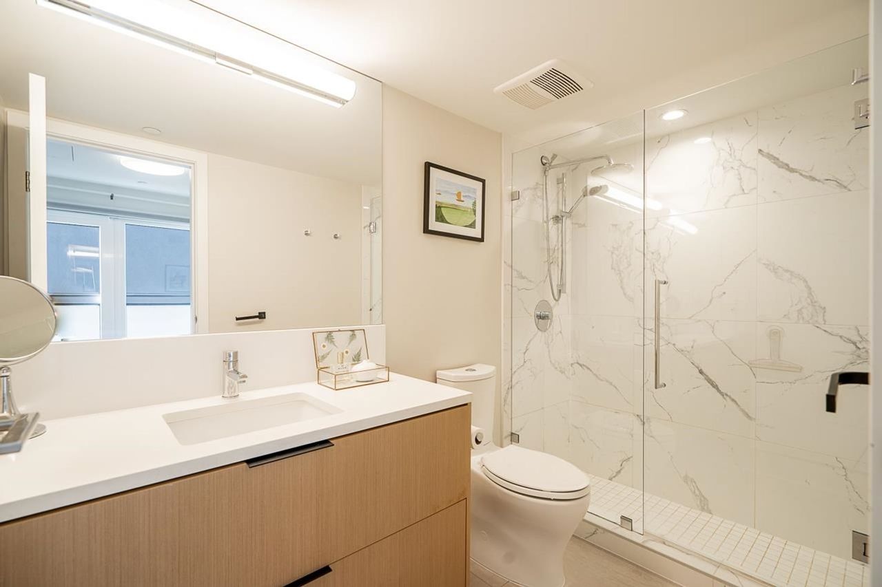 649-e-3rd-street-lower-lonsdale-north-vancouver-20 at 215 - 649 E 3rd Street, Lower Lonsdale, North Vancouver