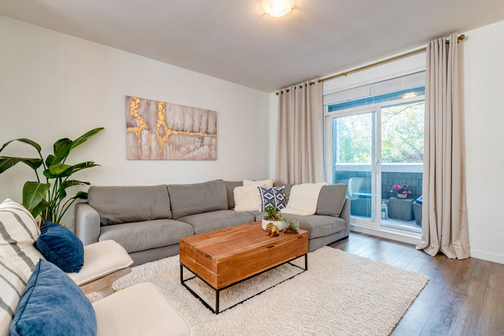 Living Room at 15 - 16357 15 Avenue, King George Corridor, South Surrey White Rock