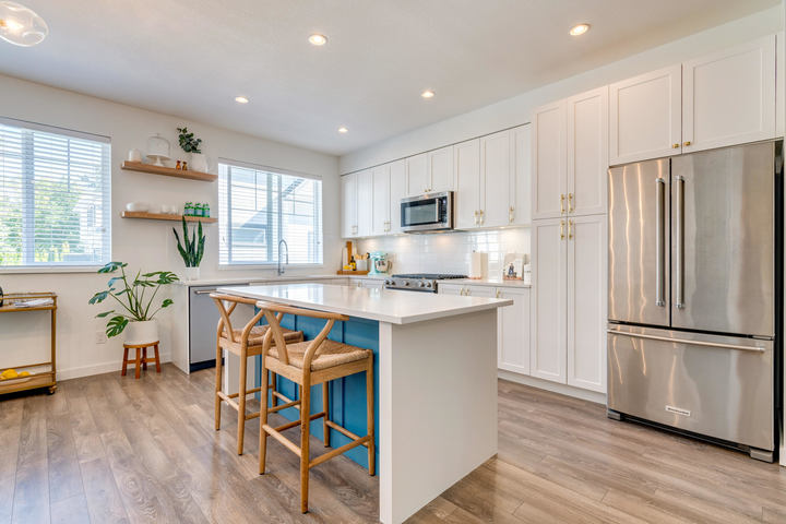Kitchen at 15 - 16357 15 Avenue, King George Corridor, South Surrey White Rock
