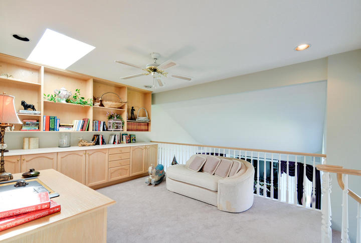 5138-calvert-dr-large-016-6-upstairs-landing-1483x1000-72dpi at 5138 Calvert Drive, Neilsen Grove, Ladner