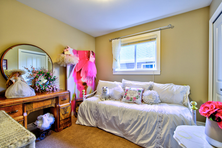 Bedroom at 17910 70a Avenue, Cloverdale