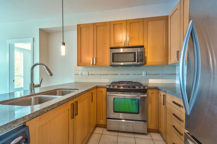 15988-26-avenue-grandview-surrey-south-surrey-white-rock-04 at 324 - 15988 26 Avenue, Grandview Surrey, South Surrey White Rock