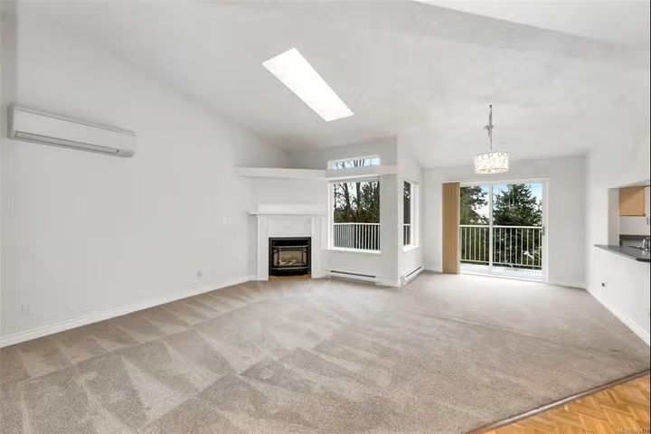 13 at 34 - 9933 Chemainus Road