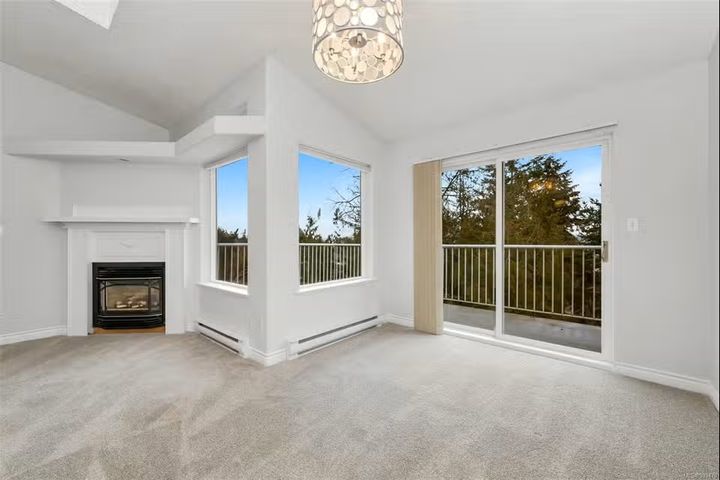 16 at 34 - 9933 Chemainus Road