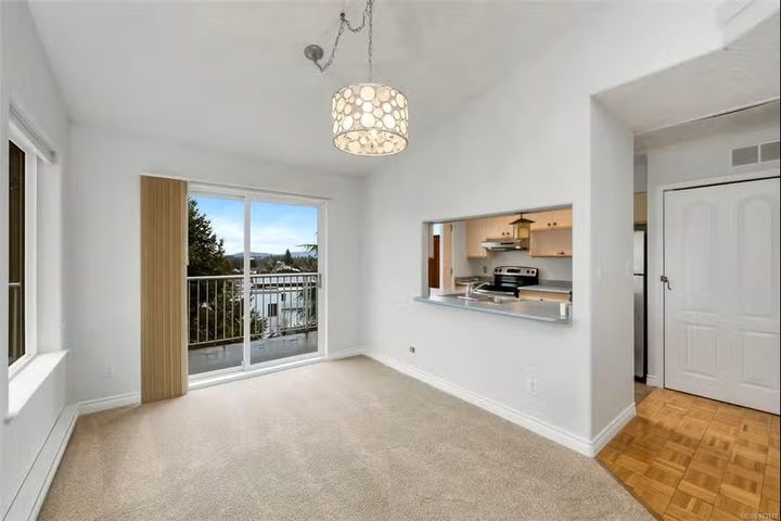 24 at 34 - 9933 Chemainus Road