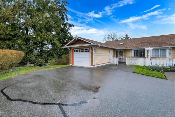 26 at 34 - 9933 Chemainus Road