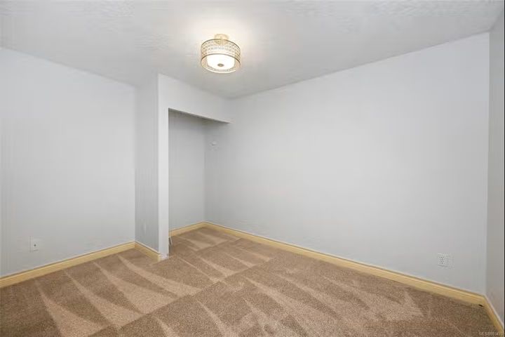 3 at 34 - 9933 Chemainus Road