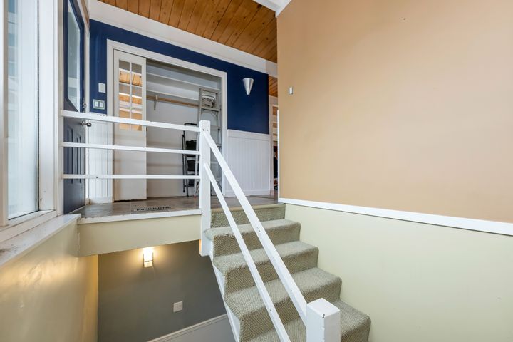 dsc_2759 at Ladysmith - 427a Walker Avenue