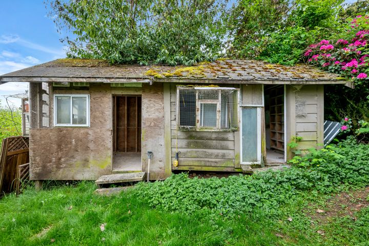 dsc_2779 at Ladysmith - 427a Walker Avenue