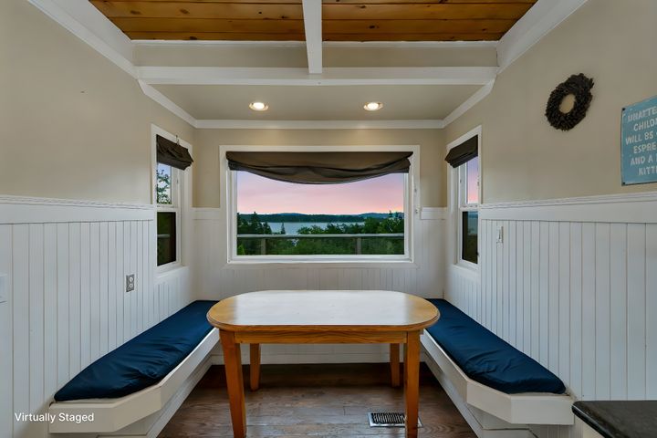 dsc_2790-day-to-dusk-dusk-0 at Ladysmith - 427a Walker Avenue