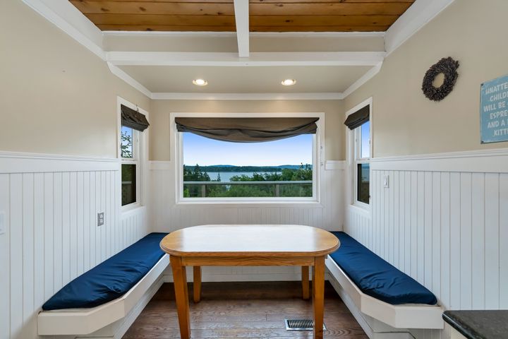 dsc_2790 at Ladysmith - 427a Walker Avenue