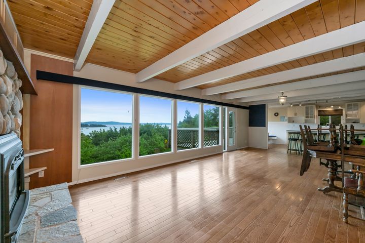 dsc_2795 at Ladysmith - 427a Walker Avenue