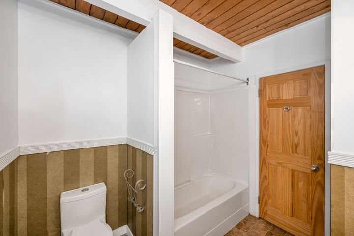 dsc_2800 at Ladysmith - 427a Walker Avenue