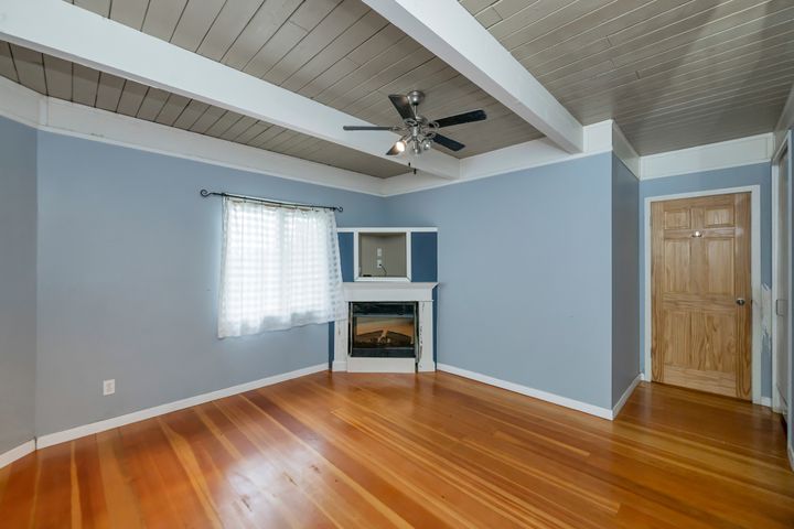 dsc_2805 at Ladysmith - 427a Walker Avenue