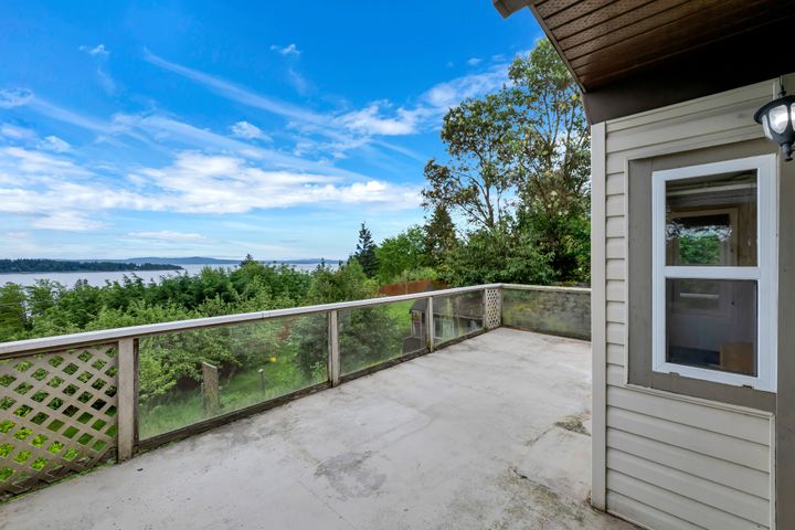 dsc_2807 at Ladysmith - 427a Walker Avenue