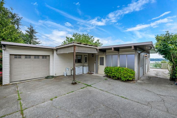 dsc_2812 at Ladysmith - 427a Walker Avenue