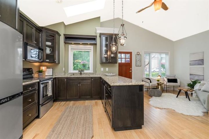 8 at 1 - 1640 140 Street, Sunnyside Park Surrey, South Surrey White Rock