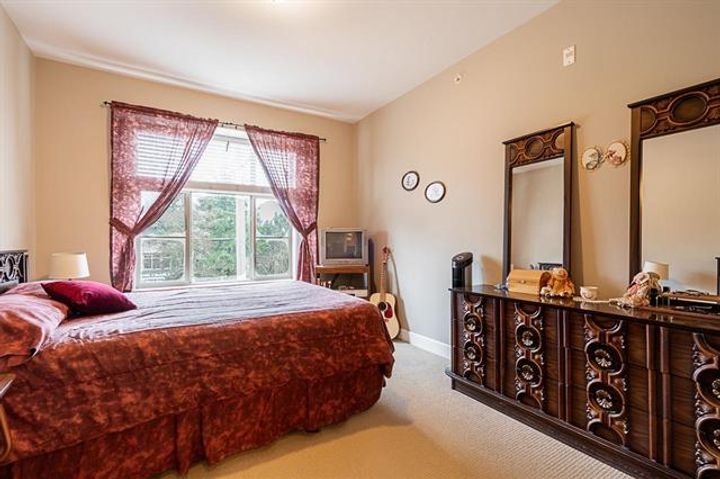 17 at 305 - 15195 36 Avenue, Morgan Creek, South Surrey White Rock