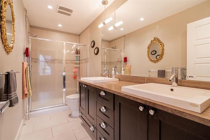 18 at 305 - 15195 36 Avenue, Morgan Creek, South Surrey White Rock